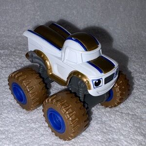 Blaze and the Monster Machines Darington Gold White & Blue Variant Die Cast 2014
